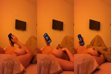 bokep indo Siskaeee Colmek Sambil Liat Video X